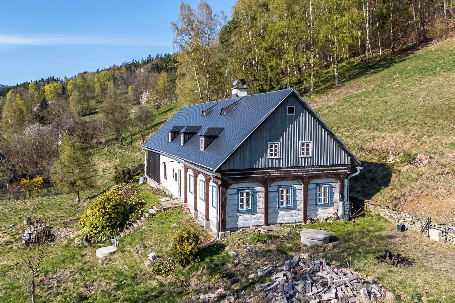 Predaj rekreačného objektu 260 m², pozemek 8.447 m², Kryštofovo Údolí, Liberecký kraj Predaj rekreačného objektu 260 m², pozemek 8.447 m², Kryštofovo Údolí, Liberecký kraj