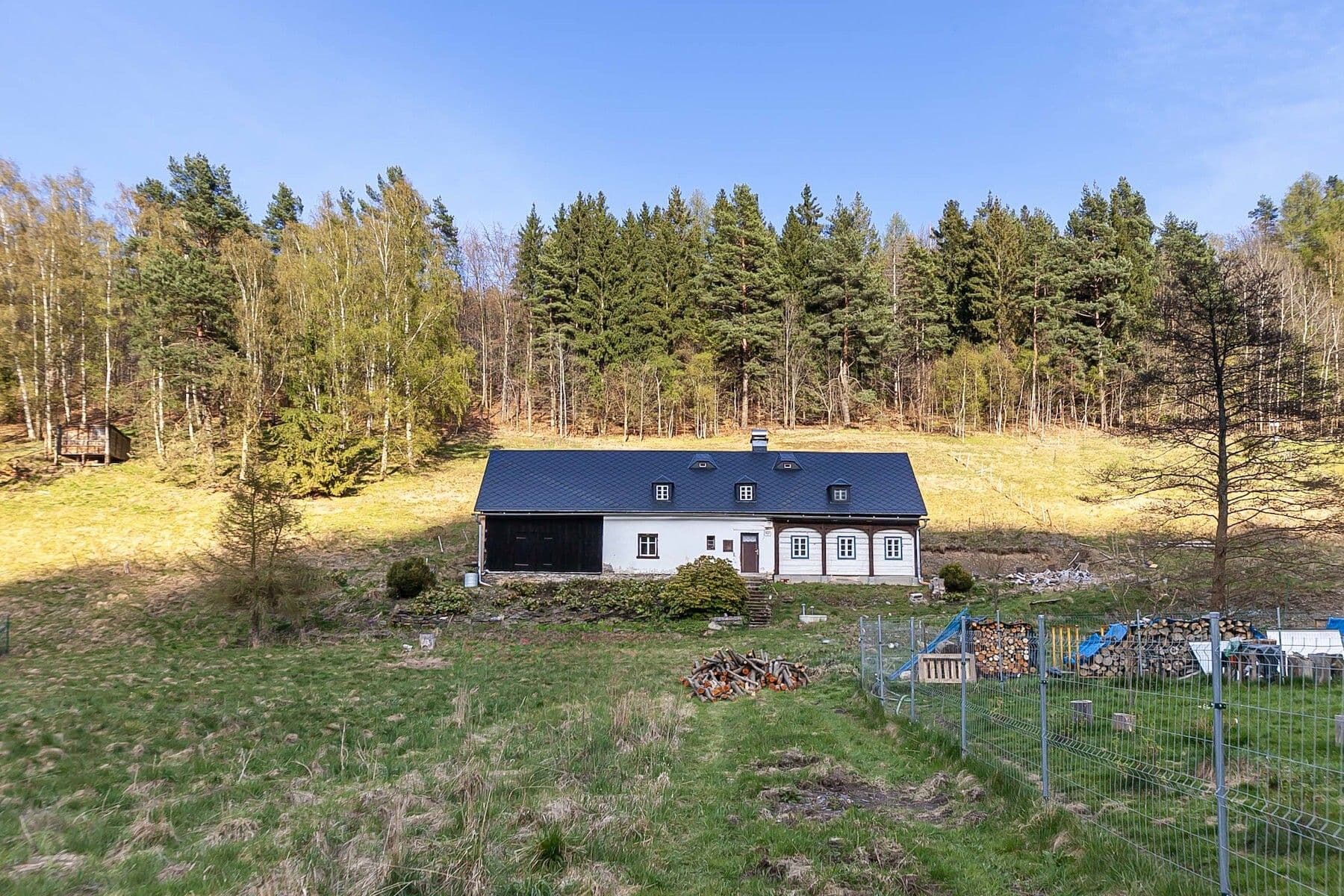 Predaj rekreačného objektu 260 m², pozemek 8.447 m², Kryštofovo Údolí, Liberecký kraj Predaj rekreačného objektu 260 m², pozemek 8.447 m², Kryštofovo Údolí, Liberecký kraj