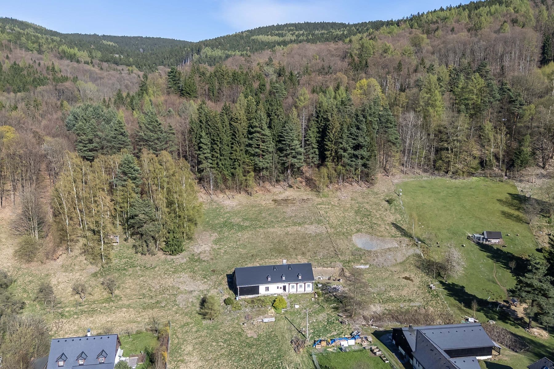 Predaj rekreačného objektu 260 m², pozemek 8.447 m², Kryštofovo Údolí, Liberecký kraj Predaj rekreačného objektu 260 m², pozemek 8.447 m², Kryštofovo Údolí, Liberecký kraj