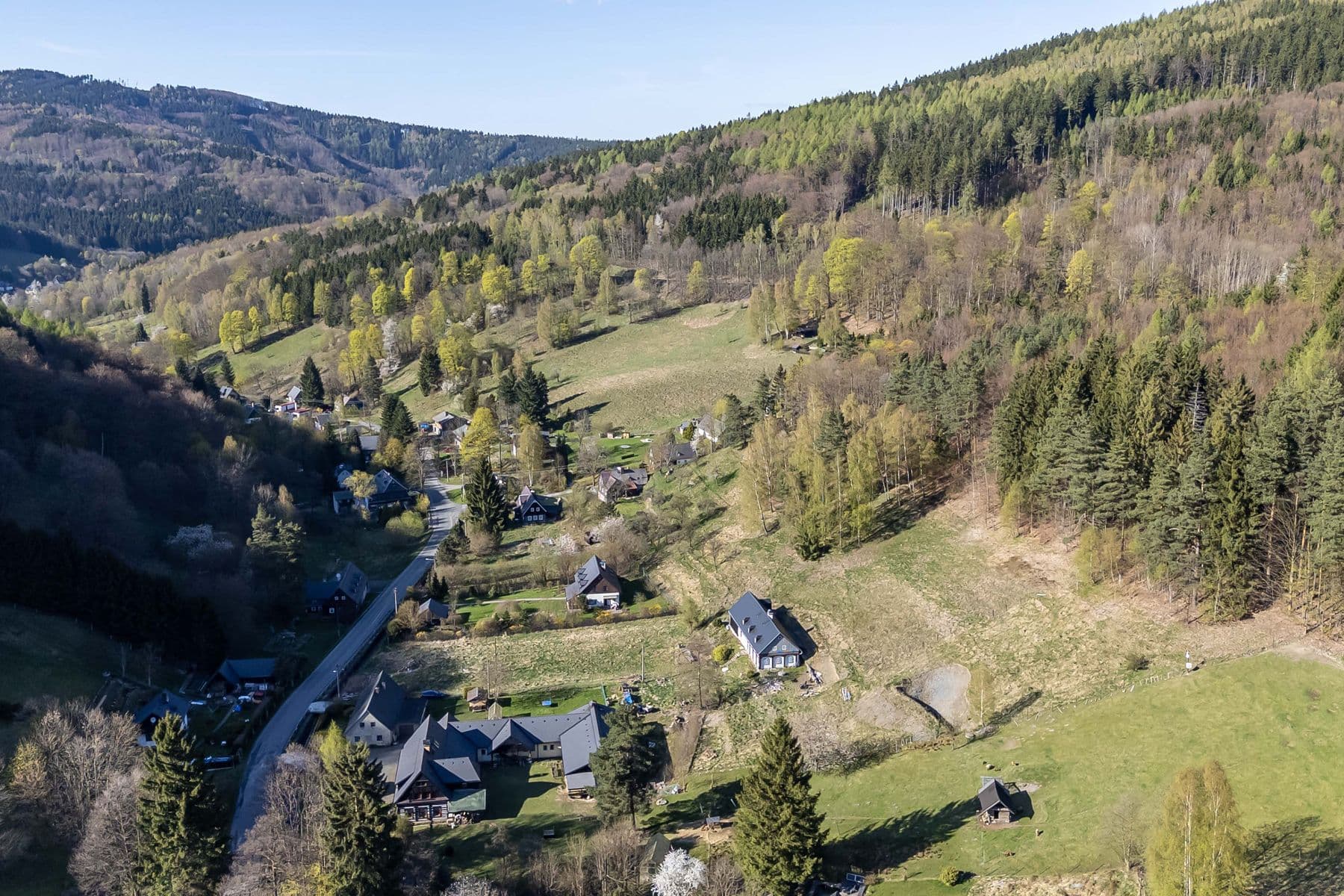 Predaj rekreačného objektu 260 m², pozemek 8.447 m², Kryštofovo Údolí, Liberecký kraj Predaj rekreačného objektu 260 m², pozemek 8.447 m², Kryštofovo Údolí, Liberecký kraj