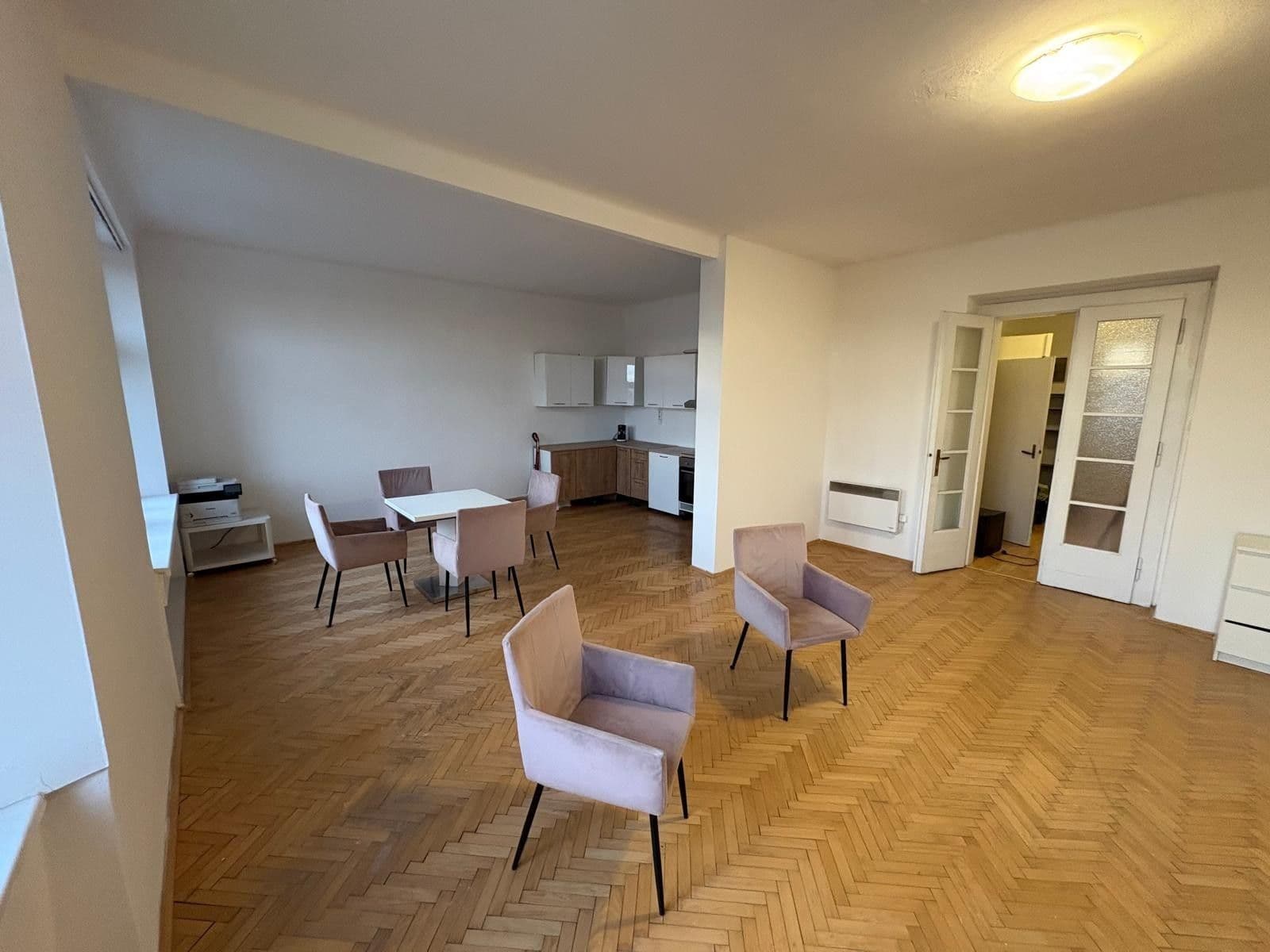 Prenájom bytu 2-izbový 76 m², Na Kovárně, Praha, Praha Prenájom bytu 2-izbový 76 m², Na Kovárně, Praha, Praha
