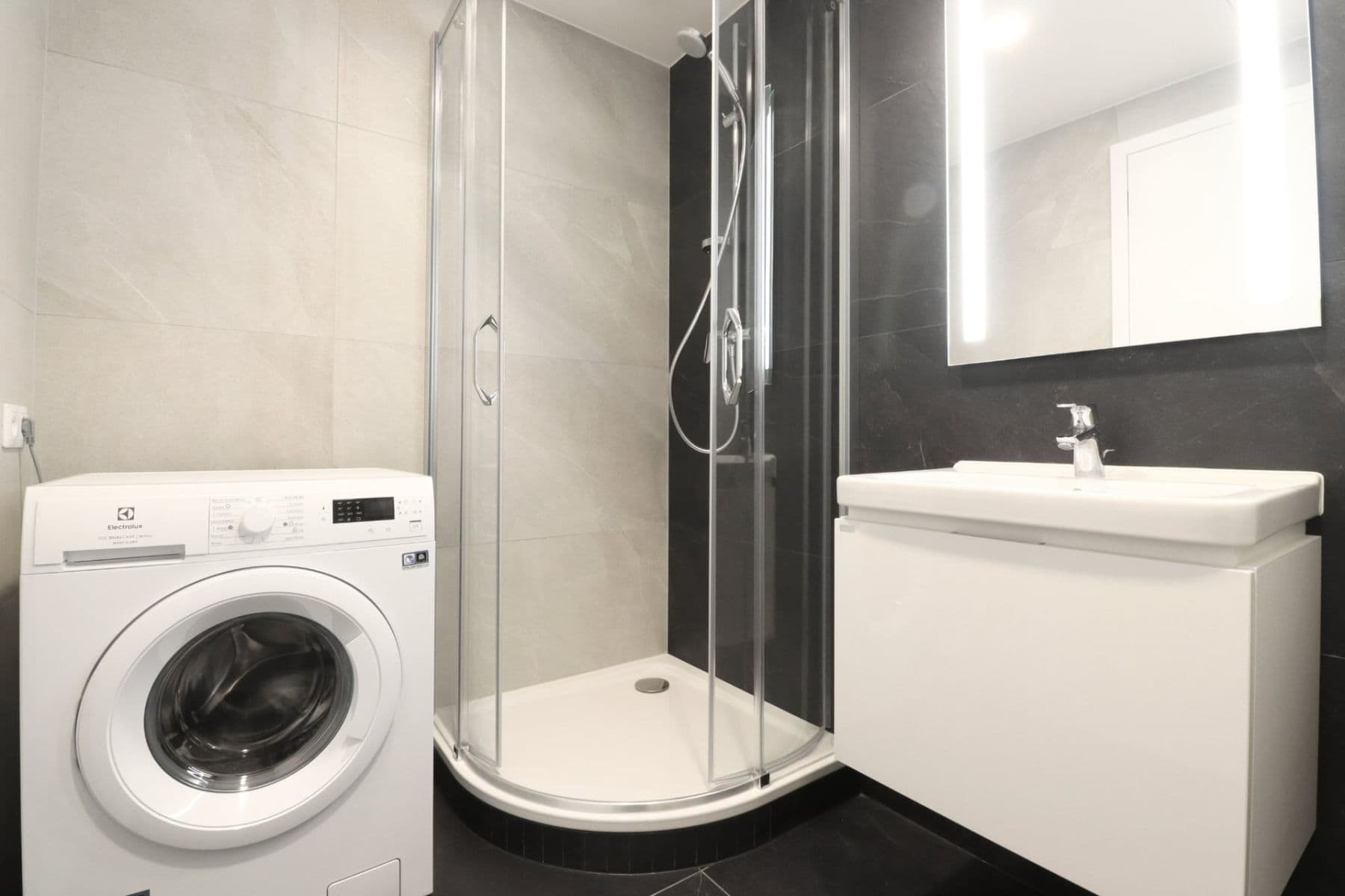 Prenájom bytu 1-izbový 39 m², Poděbradská, Praha, Praha Prenájom bytu 1-izbový 39 m², Poděbradská, Praha, Praha
