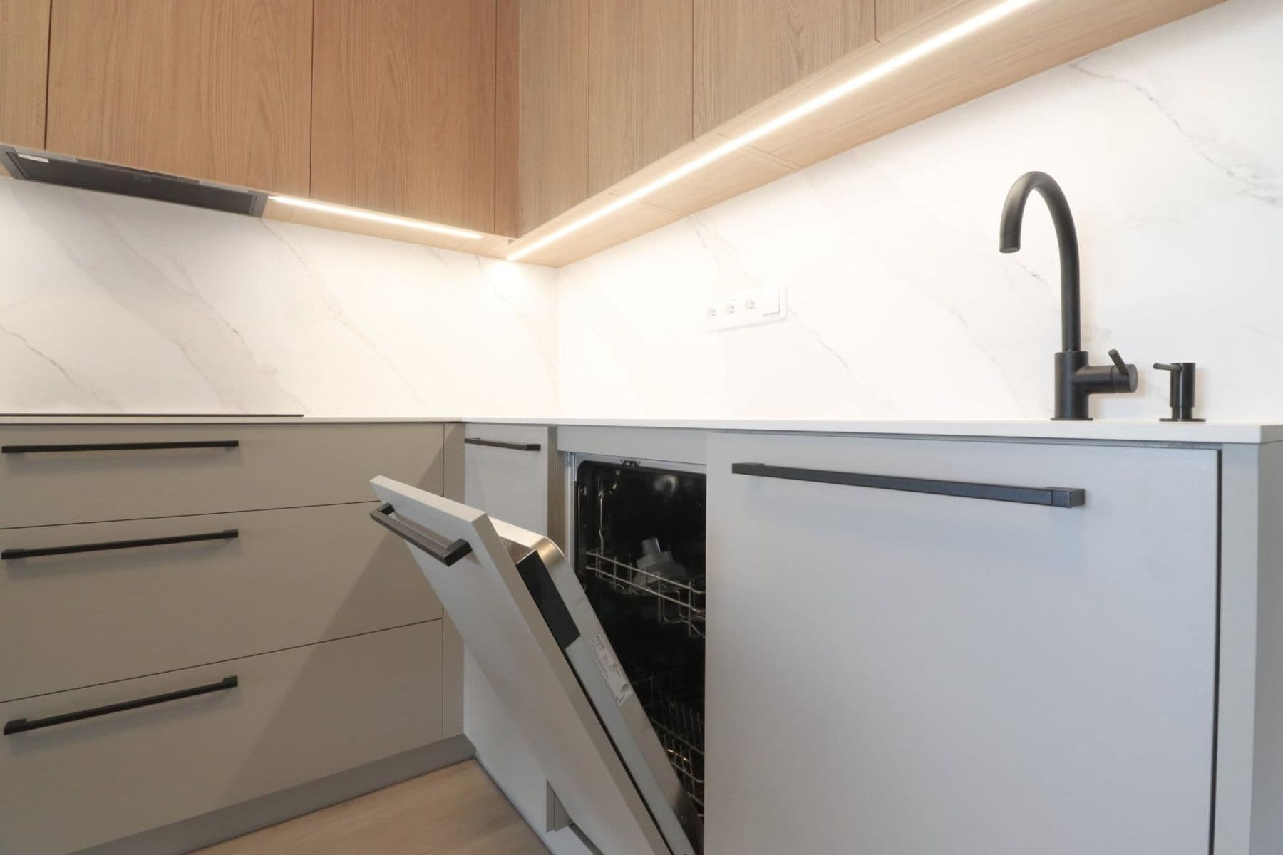 Prenájom bytu 1-izbový 39 m², Poděbradská, Praha, Praha Prenájom bytu 1-izbový 39 m², Poděbradská, Praha, Praha