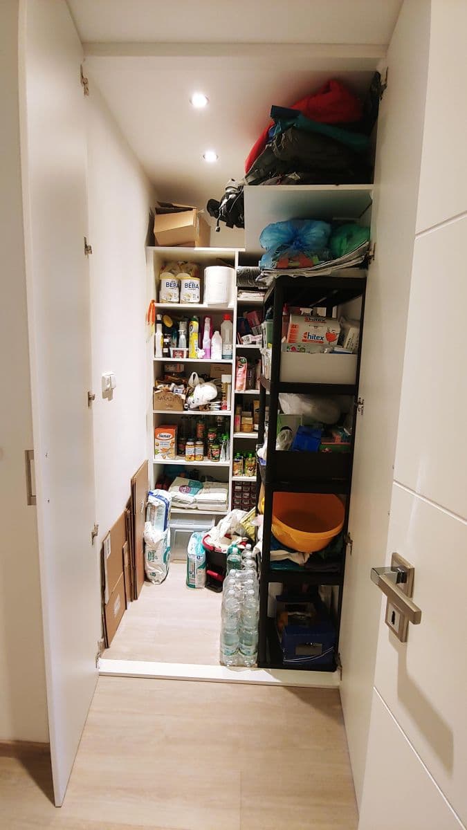 Prenájom bytu 3-izbový 80 m², Španielova, Praha, Praha Prenájom bytu 3-izbový 80 m², Španielova, Praha, Praha