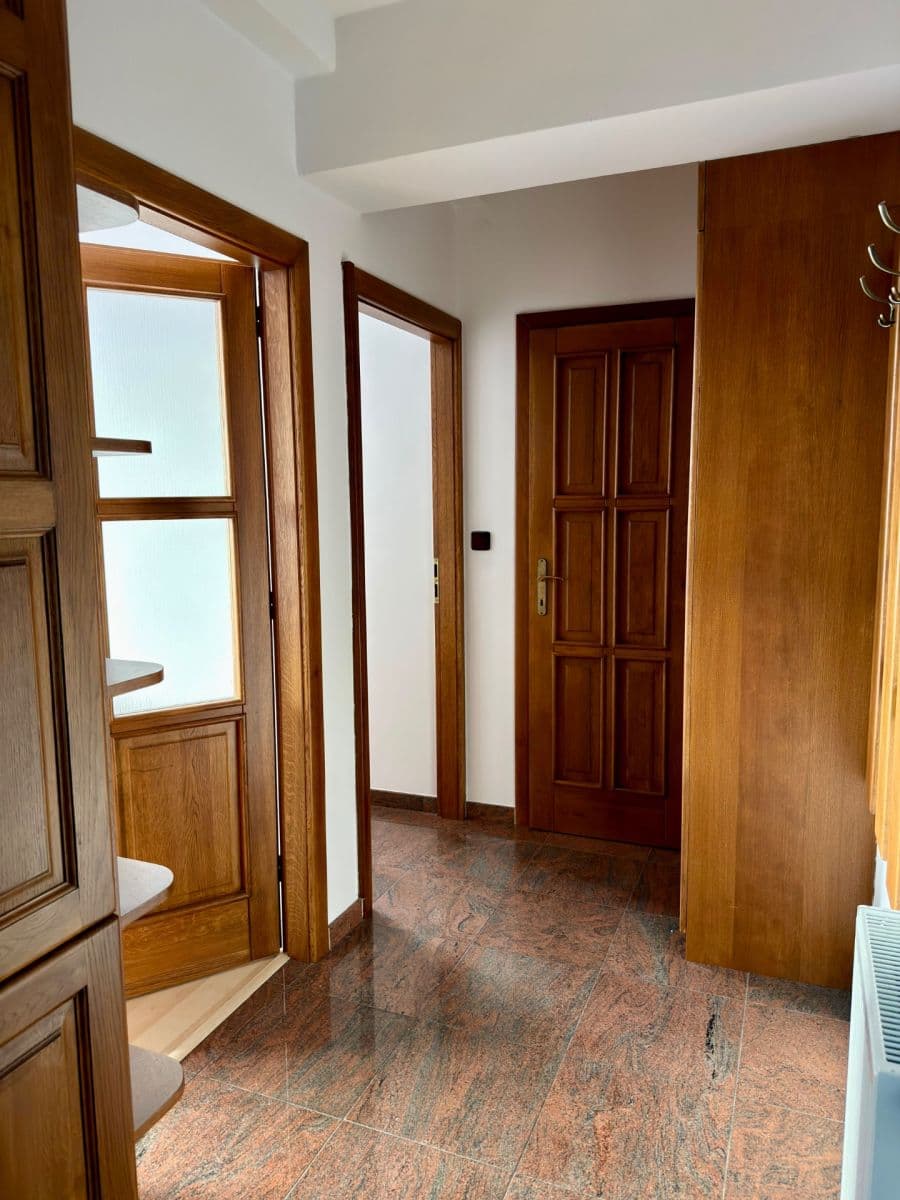 Prenájom bytu 1-izbový 47 m², Viklefova, Praha, Praha Prenájom bytu 1-izbový 47 m², Viklefova, Praha, Praha