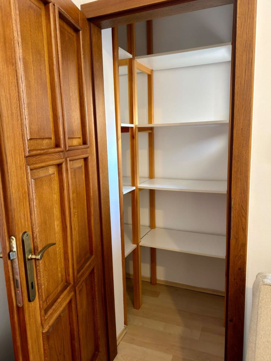 Prenájom bytu 1-izbový 47 m², Viklefova, Praha, Praha Prenájom bytu 1-izbový 47 m², Viklefova, Praha, Praha