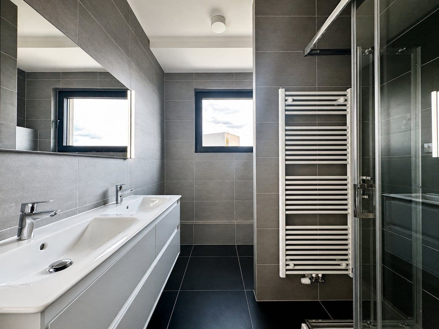 Prenájom bytu 1-izbový 37 m², V háji, Praha, Praha Prenájom bytu 1-izbový 37 m², V háji, Praha, Praha