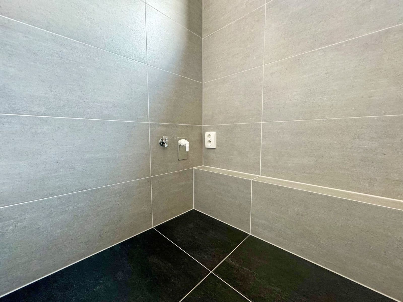 Prenájom bytu 1-izbový 37 m², V háji, Praha, Praha Prenájom bytu 1-izbový 37 m², V háji, Praha, Praha