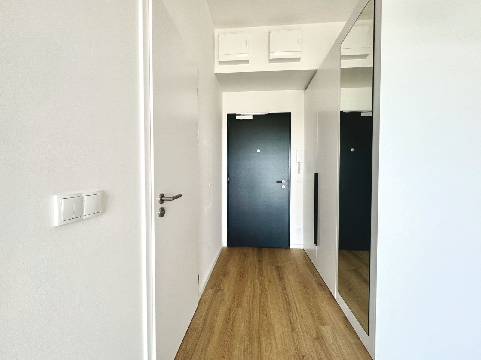 Prenájom bytu 1-izbový 37 m², V háji, Praha, Praha Prenájom bytu 1-izbový 37 m², V háji, Praha, Praha
