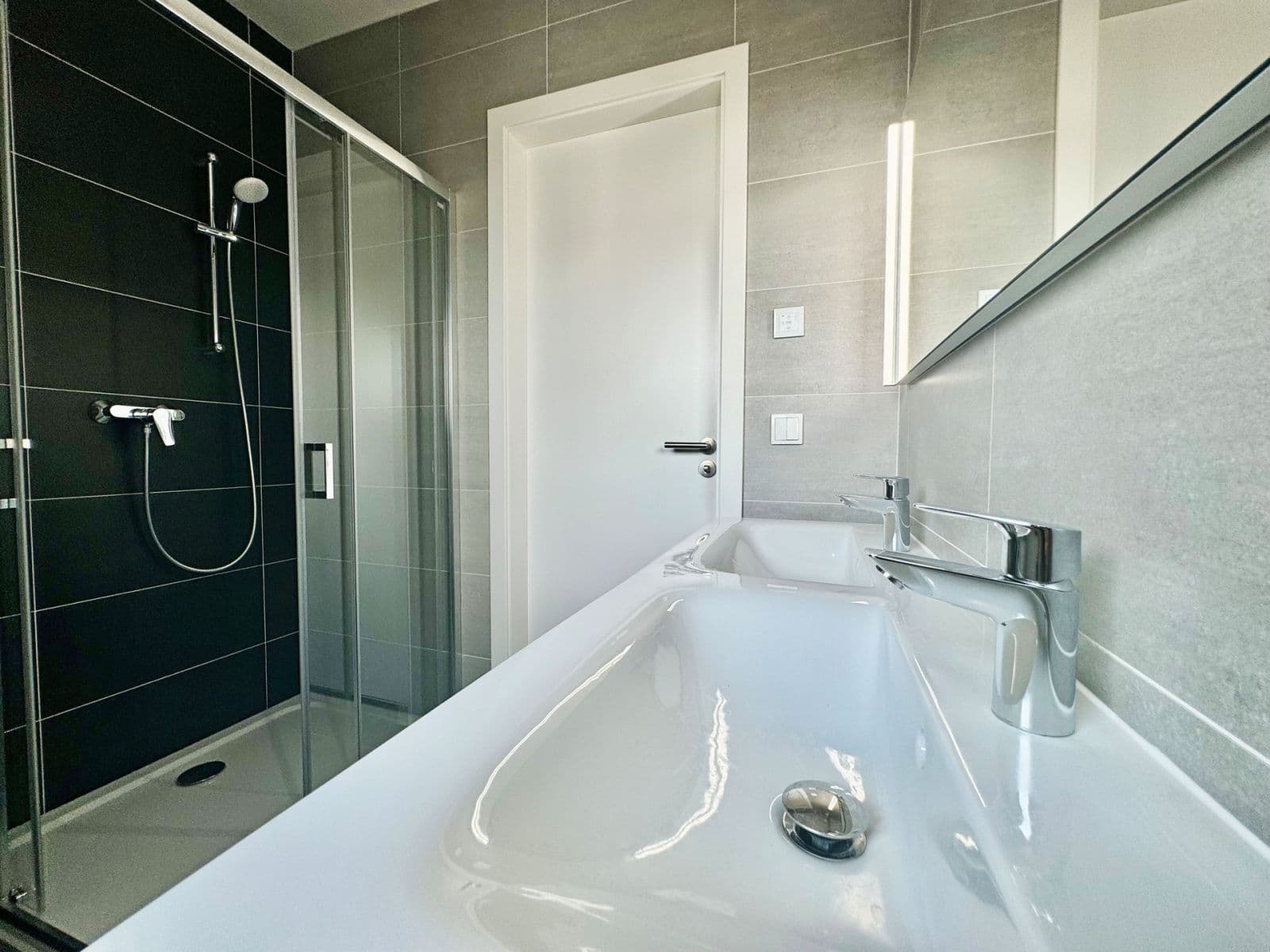 Prenájom bytu 1-izbový 37 m², V háji, Praha, Praha Prenájom bytu 1-izbový 37 m², V háji, Praha, Praha