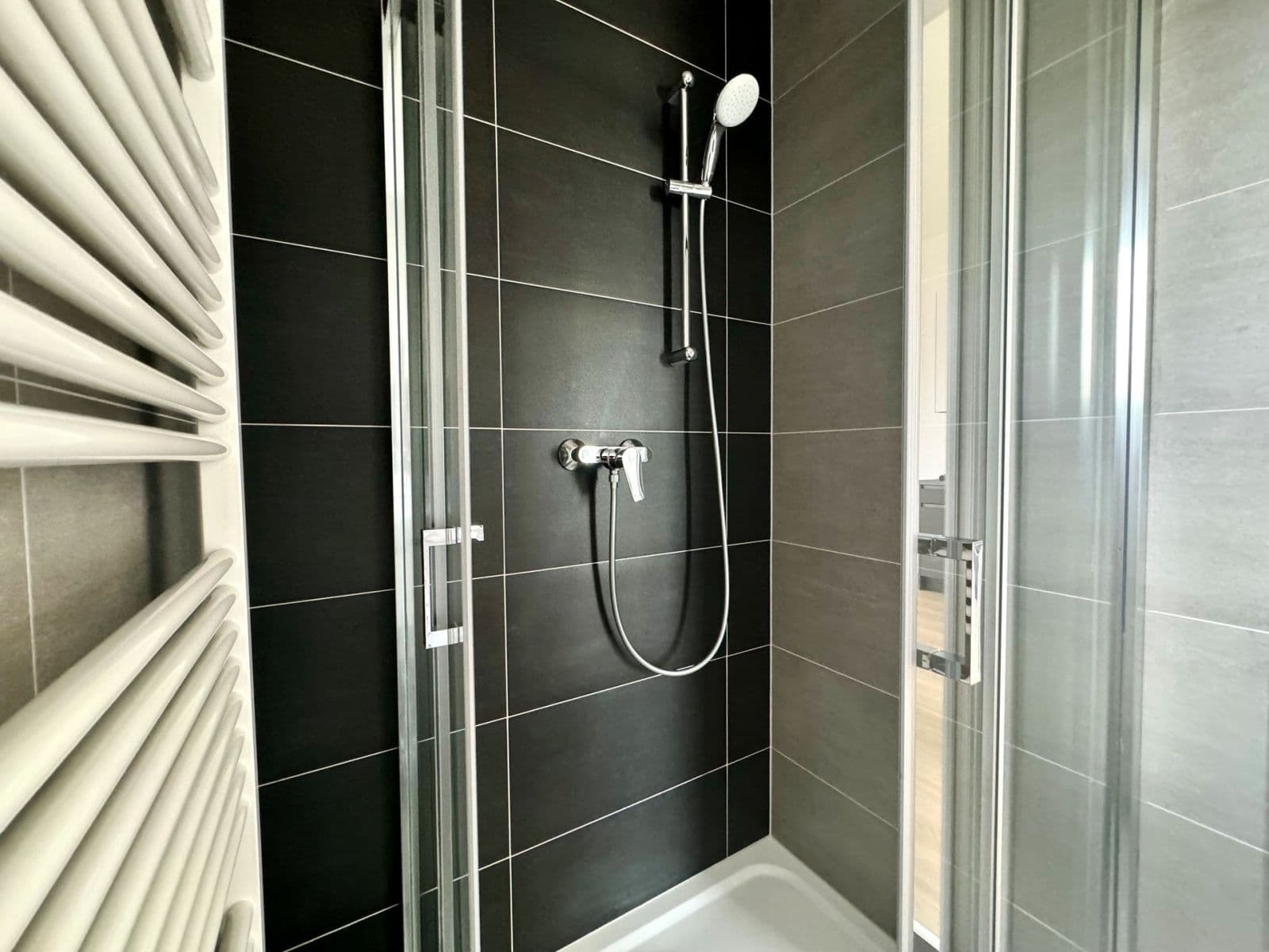 Prenájom bytu 1-izbový 37 m², V háji, Praha, Praha Prenájom bytu 1-izbový 37 m², V háji, Praha, Praha