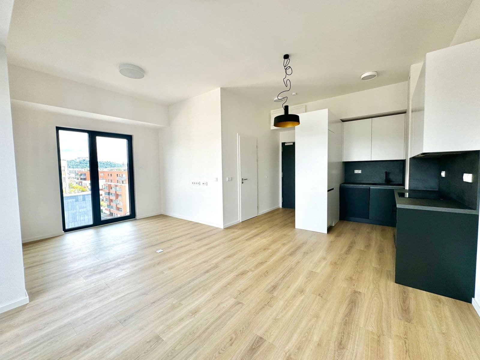 Prenájom bytu 1-izbový 37 m², V háji, Praha, Praha Prenájom bytu 1-izbový 37 m², V háji, Praha, Praha