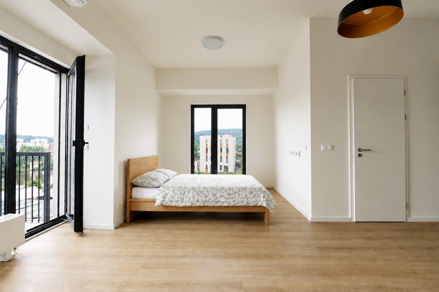 Prenájom bytu 1-izbový 37 m², V háji, Praha, Praha Prenájom bytu 1-izbový 37 m², V háji, Praha, Praha