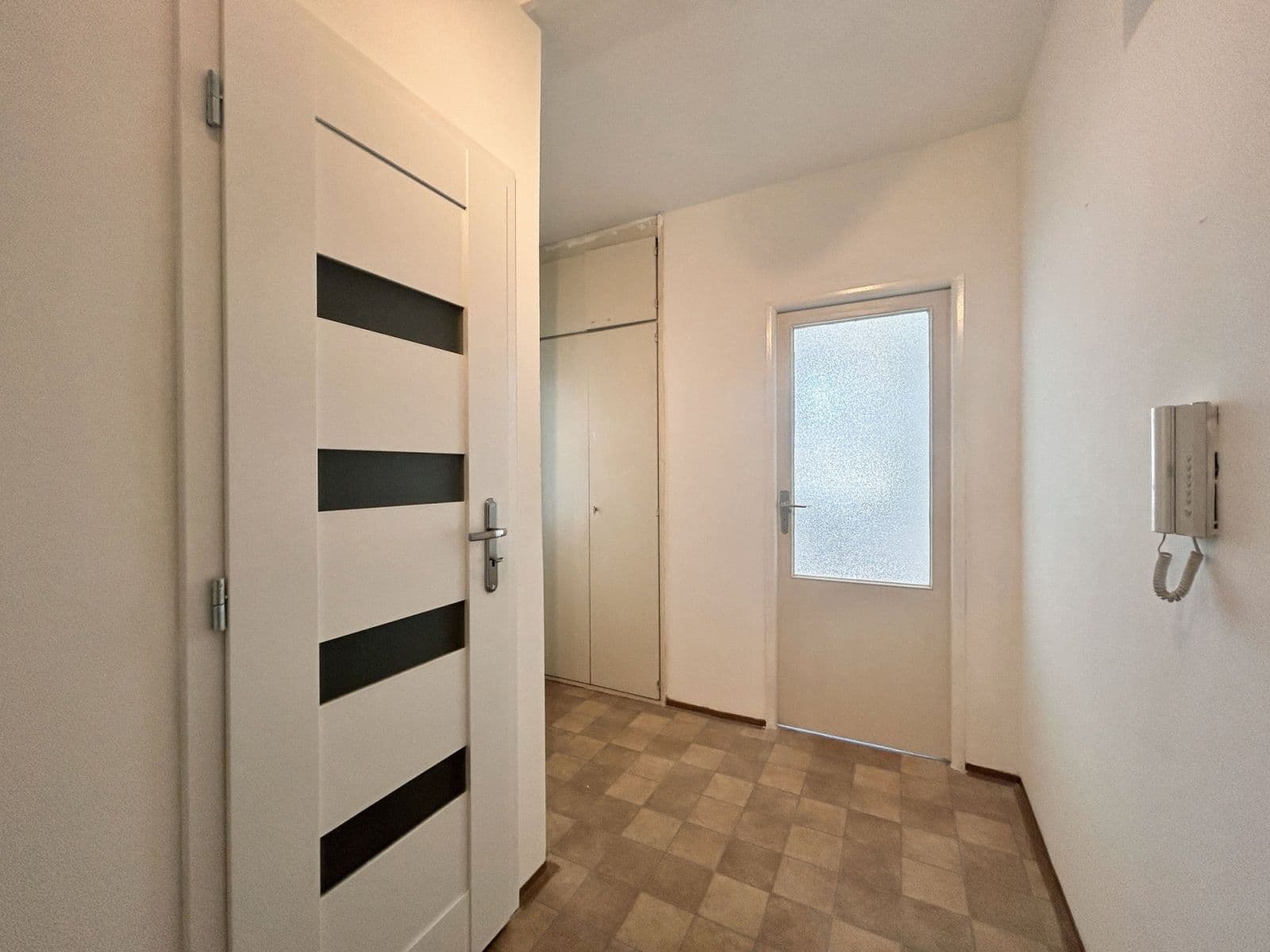 Prenájom bytu 2-izbový 41 m², Průchova, Kladno, Středočeský kraj Prenájom bytu 2-izbový 41 m², Průchova, Kladno, Středočeský kraj