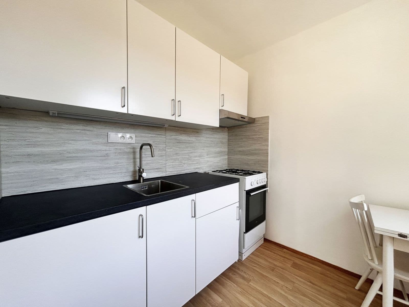 Prenájom bytu 2-izbový 41 m², Průchova, Kladno, Středočeský kraj Prenájom bytu 2-izbový 41 m², Průchova, Kladno, Středočeský kraj