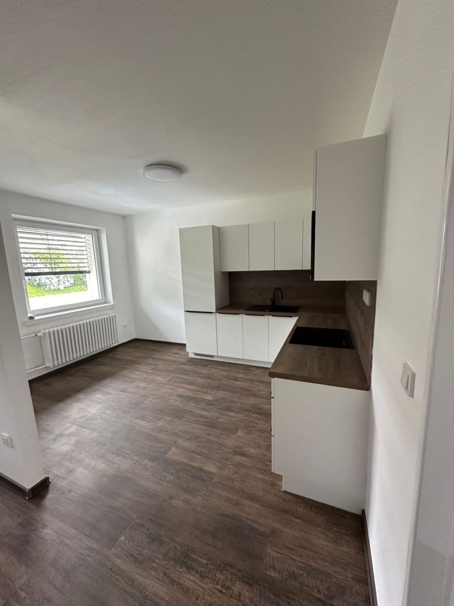 Prenájom bytu 2-izbový 70 m², Solná cesta, Uherské Hradiště, Zlínský kraj Prenájom bytu 2-izbový 70 m², Solná cesta, Uherské Hradiště, Zlínský kraj