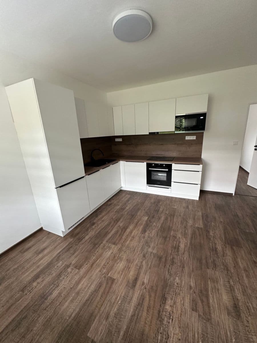 Prenájom bytu 2-izbový 70 m², Solná cesta, Uherské Hradiště, Zlínský kraj Prenájom bytu 2-izbový 70 m², Solná cesta, Uherské Hradiště, Zlínský kraj