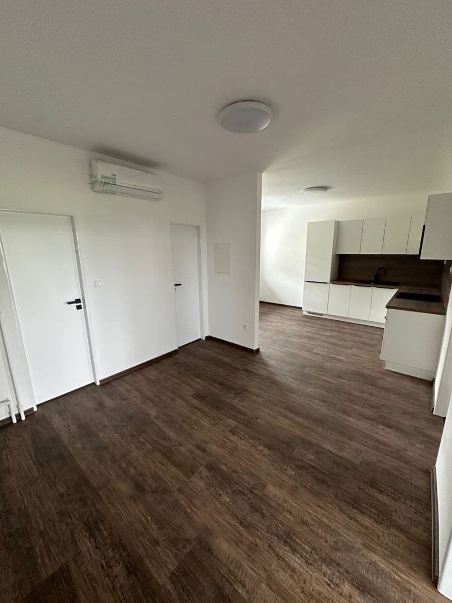 Prenájom bytu 2-izbový 70 m², Solná cesta, Uherské Hradiště, Zlínský kraj Prenájom bytu 2-izbový 70 m², Solná cesta, Uherské Hradiště, Zlínský kraj