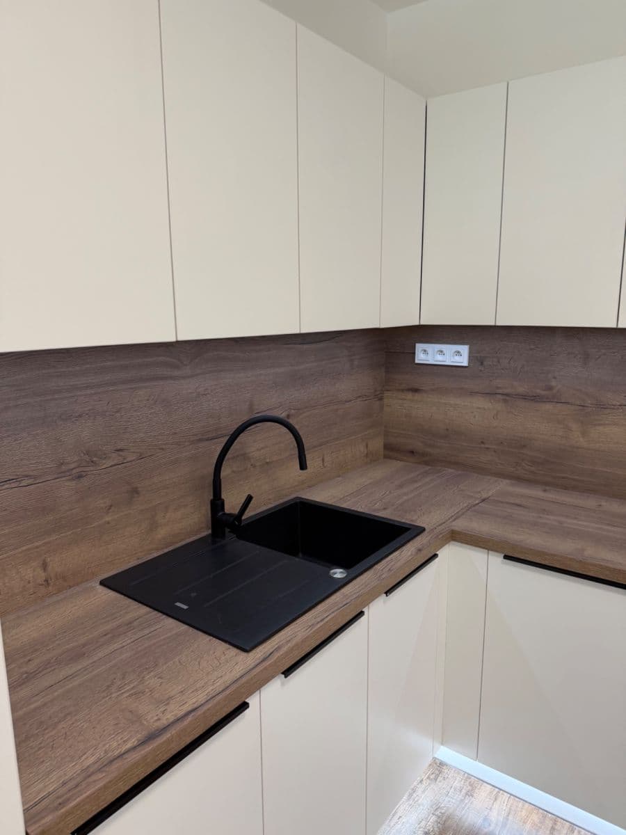Prenájom bytu 2-izbový 70 m², Solná cesta, Uherské Hradiště, Zlínský kraj Prenájom bytu 2-izbový 70 m², Solná cesta, Uherské Hradiště, Zlínský kraj