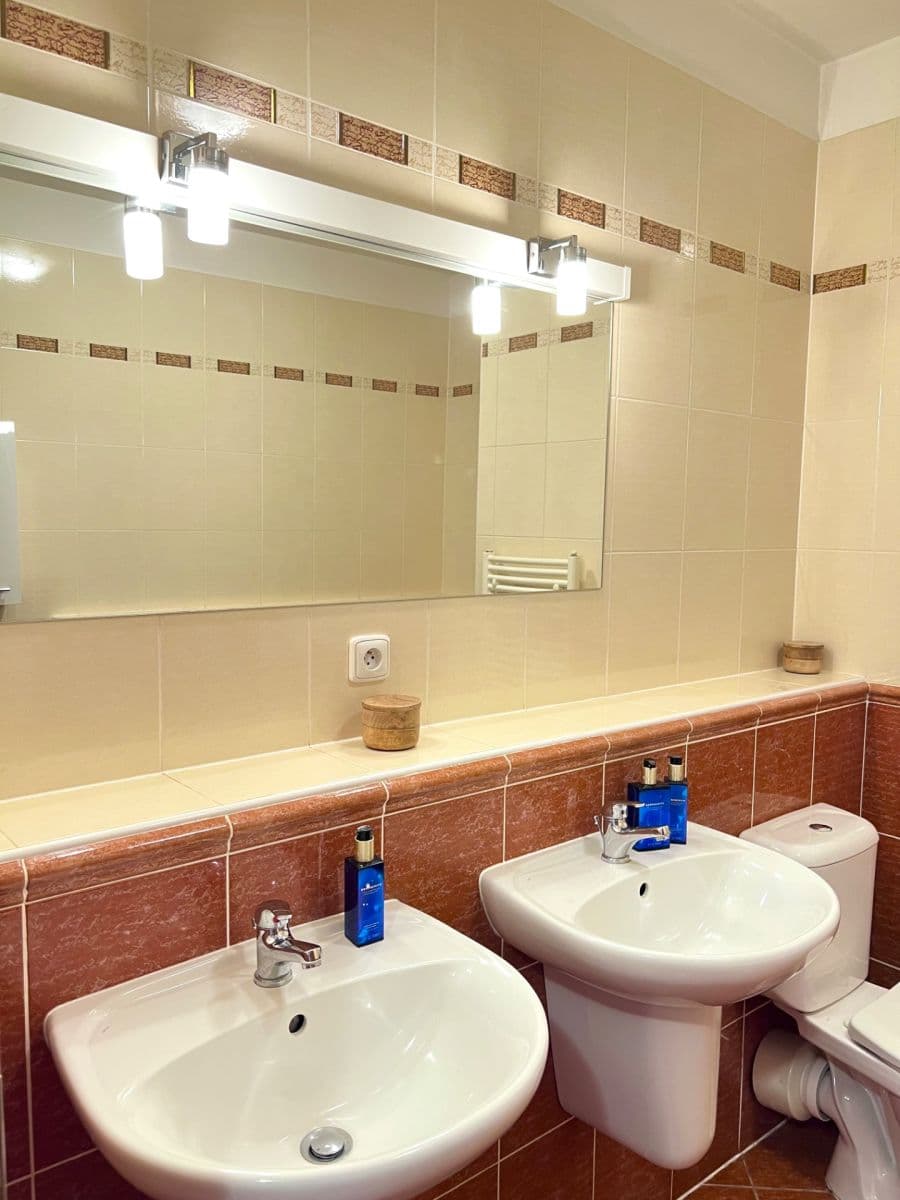 Prenájom bytu 4-izbový 150 m², Pod Harfou, Praha, Praha Prenájom bytu 4-izbový 150 m², Pod Harfou, Praha, Praha