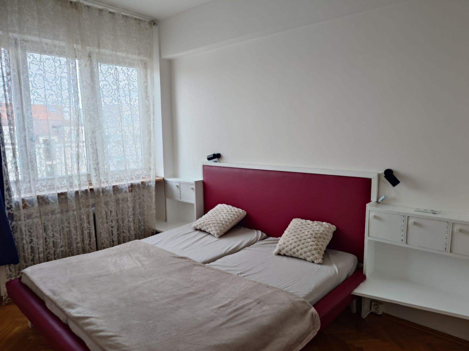 Prenájom bytu 4-izbový 95 m², Marie Cibulkové, Praha, Praha Prenájom bytu 4-izbový 95 m², Marie Cibulkové, Praha, Praha