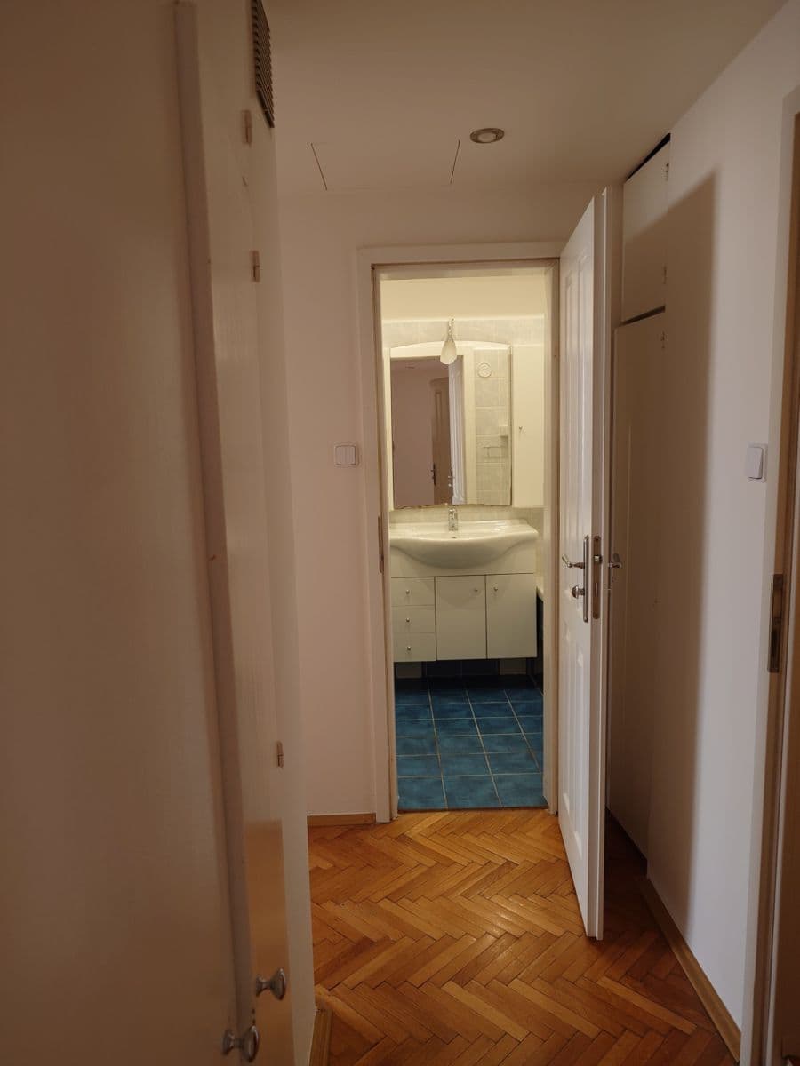 Prenájom bytu 4-izbový 95 m², Marie Cibulkové, Praha, Praha Prenájom bytu 4-izbový 95 m², Marie Cibulkové, Praha, Praha