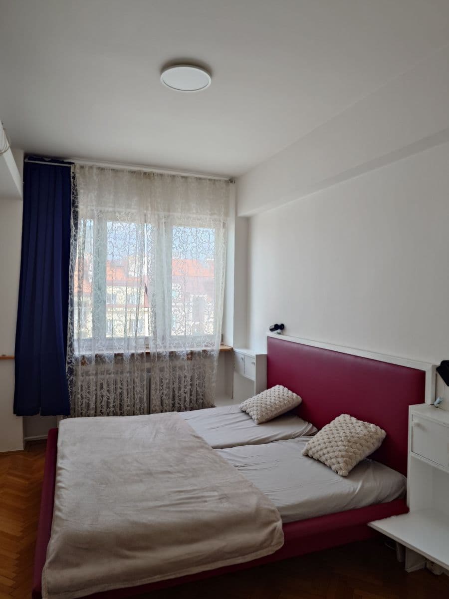 Prenájom bytu 4-izbový 95 m², Marie Cibulkové, Praha, Praha Prenájom bytu 4-izbový 95 m², Marie Cibulkové, Praha, Praha