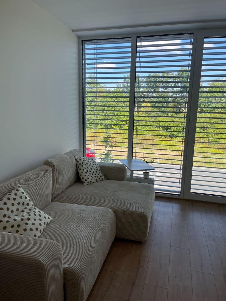 Prenájom bytu 2-izbový 48 m², Českobrodská, Praha, Praha Prenájom bytu 2-izbový 48 m², Českobrodská, Praha, Praha