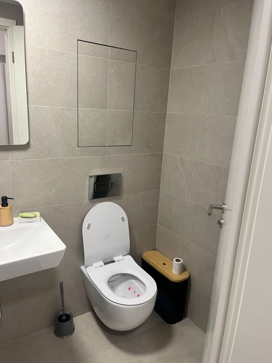 Prenájom bytu 2-izbový 48 m², Českobrodská, Praha, Praha Prenájom bytu 2-izbový 48 m², Českobrodská, Praha, Praha