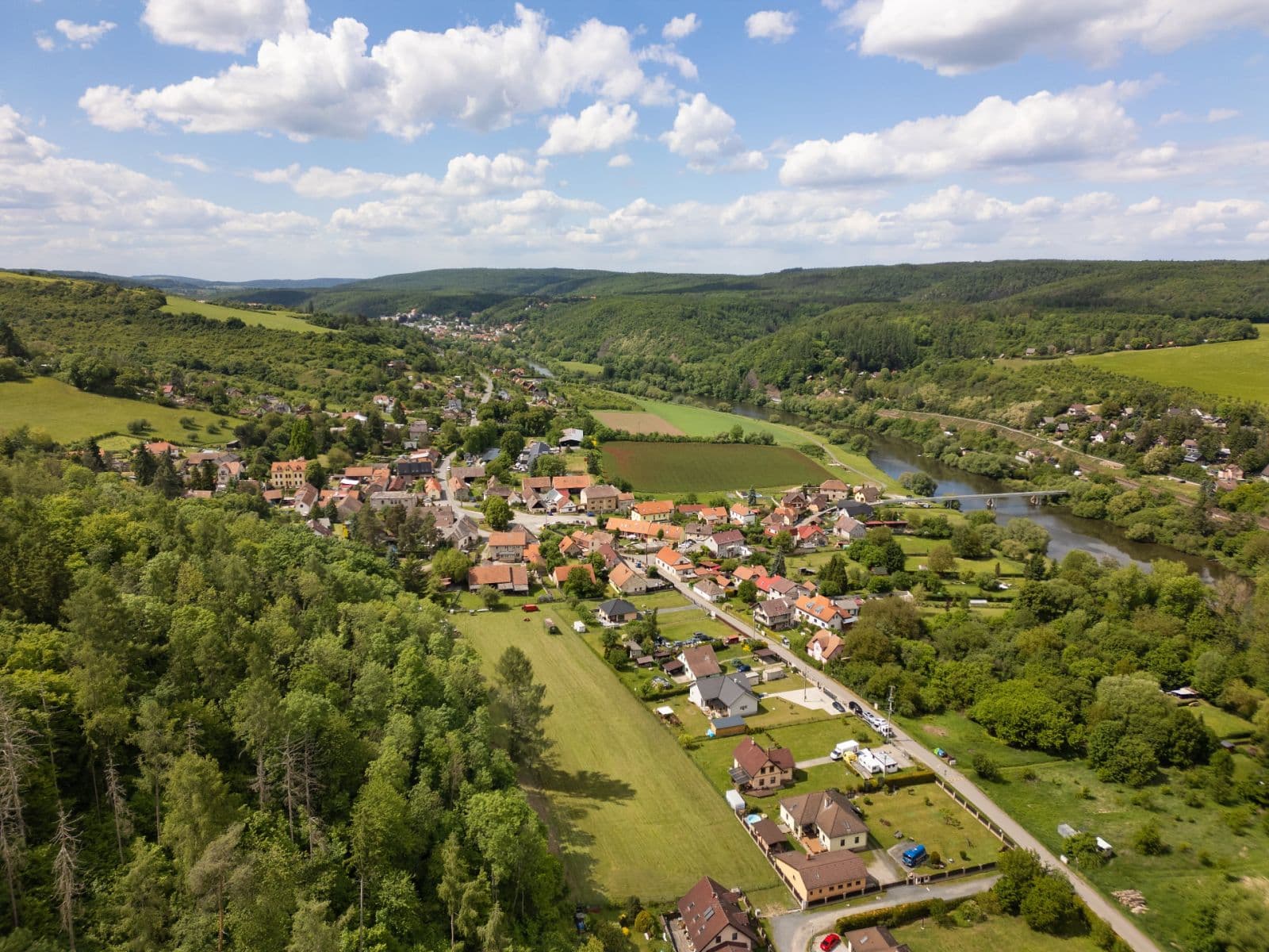 Predaj pozemku 1.046 m², Nižbor, Středočeský kraj Predaj pozemku 1.046 m², Nižbor, Středočeský kraj