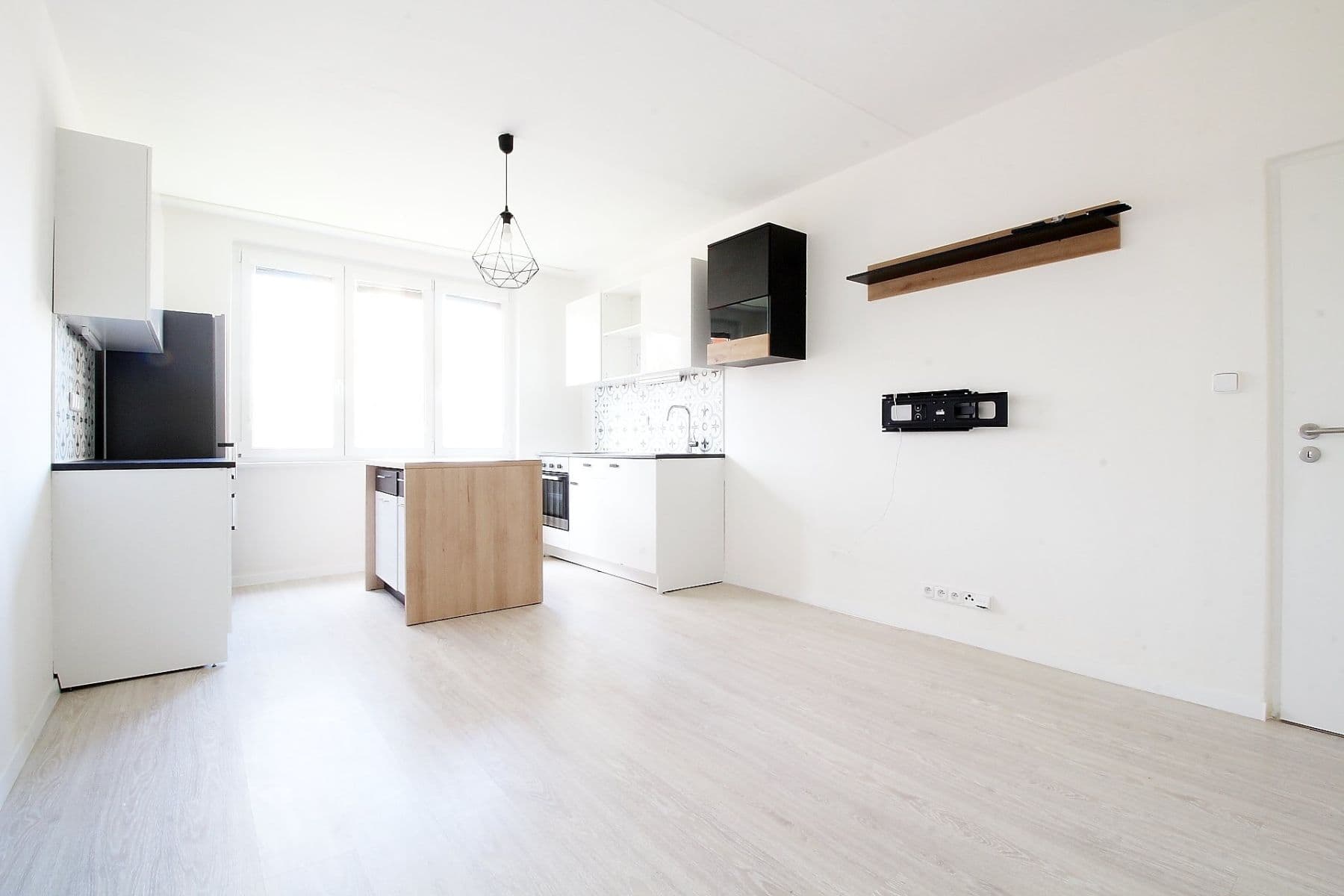Prenájom bytu 2-izbový 66 m², Liškova, Praha, Praha Prenájom bytu 2-izbový 66 m², Liškova, Praha, Praha
