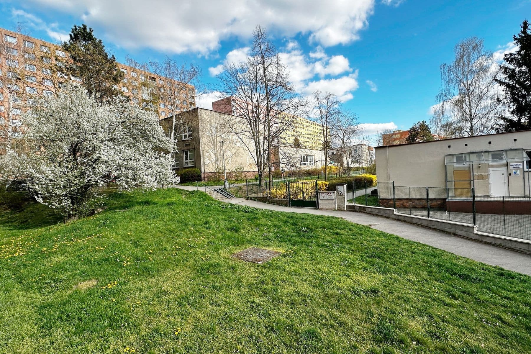 Prenájom bytu 2-izbový 66 m², Liškova, Praha, Praha Prenájom bytu 2-izbový 66 m², Liškova, Praha, Praha