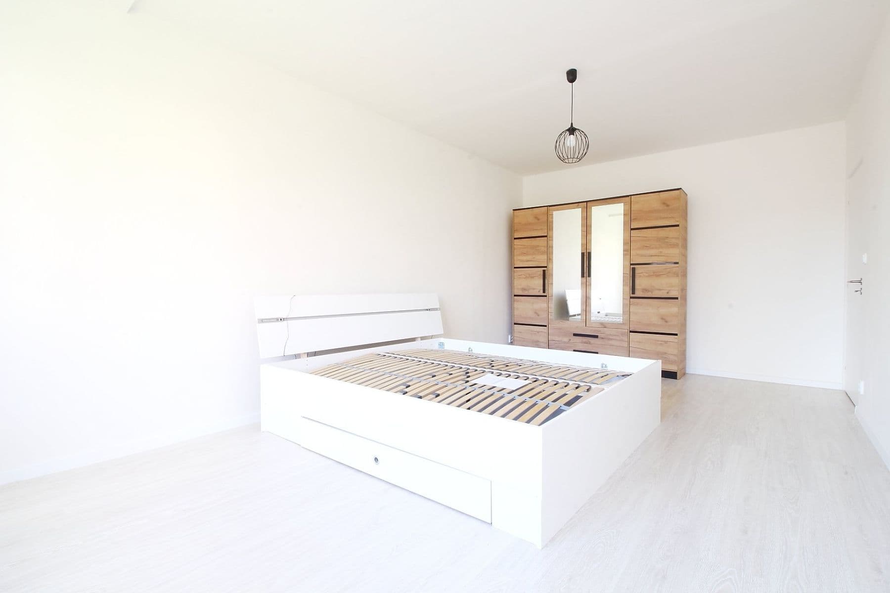 Prenájom bytu 2-izbový 66 m², Liškova, Praha, Praha Prenájom bytu 2-izbový 66 m², Liškova, Praha, Praha
