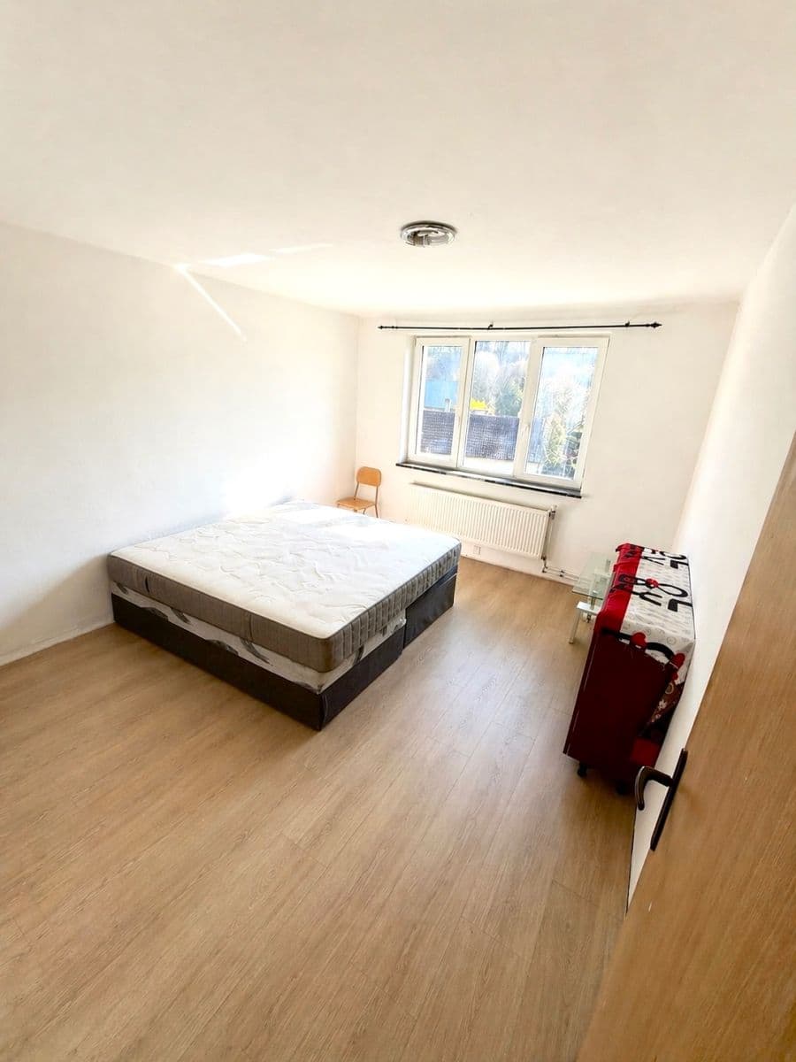 Prenájom bytu 3-izbový 71 m², Bitozeves, Ústecký kraj Prenájom bytu 3-izbový 71 m², Bitozeves, Ústecký kraj
