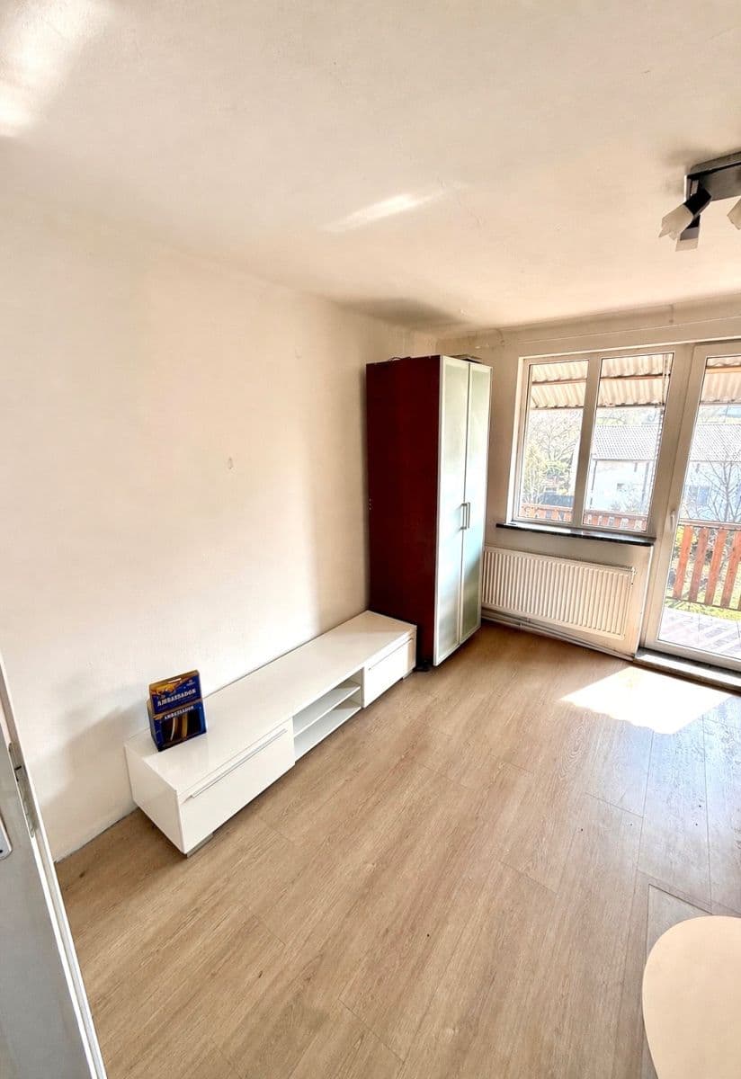 Prenájom bytu 3-izbový 71 m², Bitozeves, Ústecký kraj Prenájom bytu 3-izbový 71 m², Bitozeves, Ústecký kraj