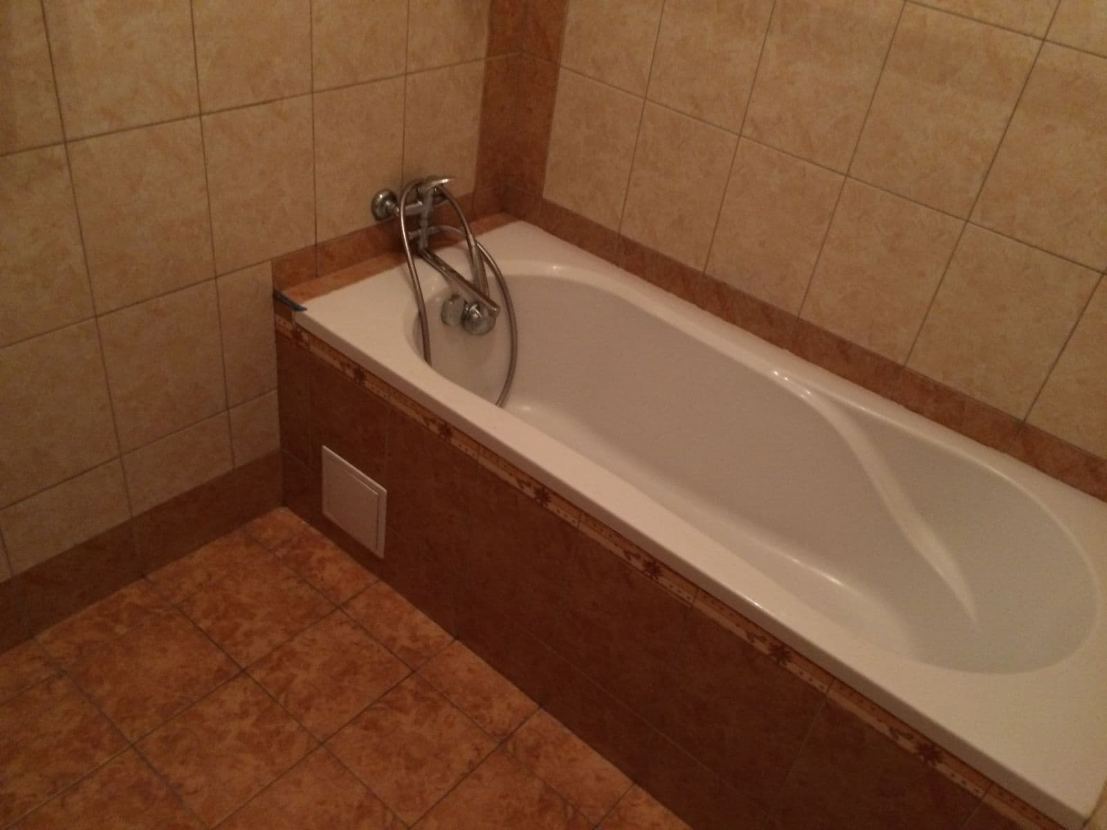 Prenájom bytu 3-izbový 84 m², Holečkova, Praha, Praha Prenájom bytu 3-izbový 84 m², Holečkova, Praha, Praha