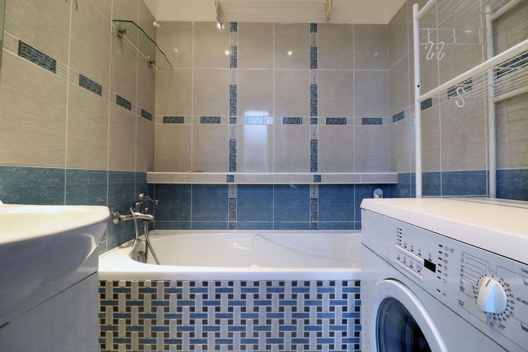 Prenájom bytu 2-izbový 67 m², Olbramovická, Praha, Praha Prenájom bytu 2-izbový 67 m², Olbramovická, Praha, Praha