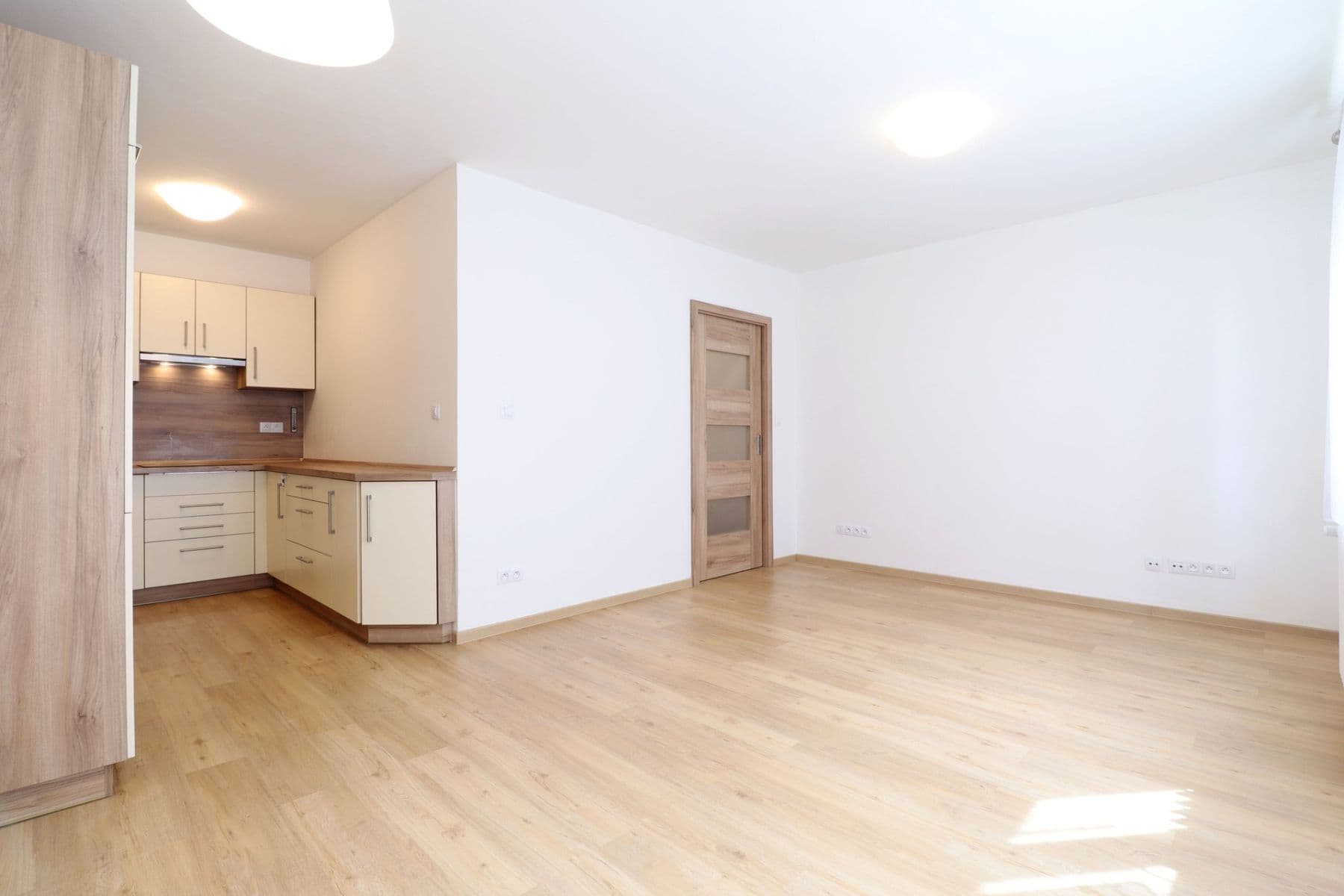 Prenájom bytu 3-izbový 57 m², Svojšovická, Praha, Praha Prenájom bytu 3-izbový 57 m², Svojšovická, Praha, Praha
