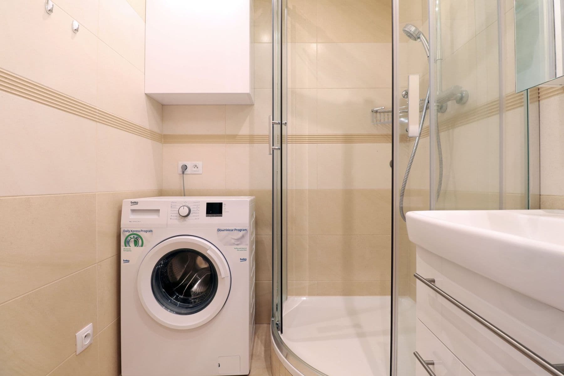 Prenájom bytu 3-izbový 57 m², Svojšovická, Praha, Praha Prenájom bytu 3-izbový 57 m², Svojšovická, Praha, Praha