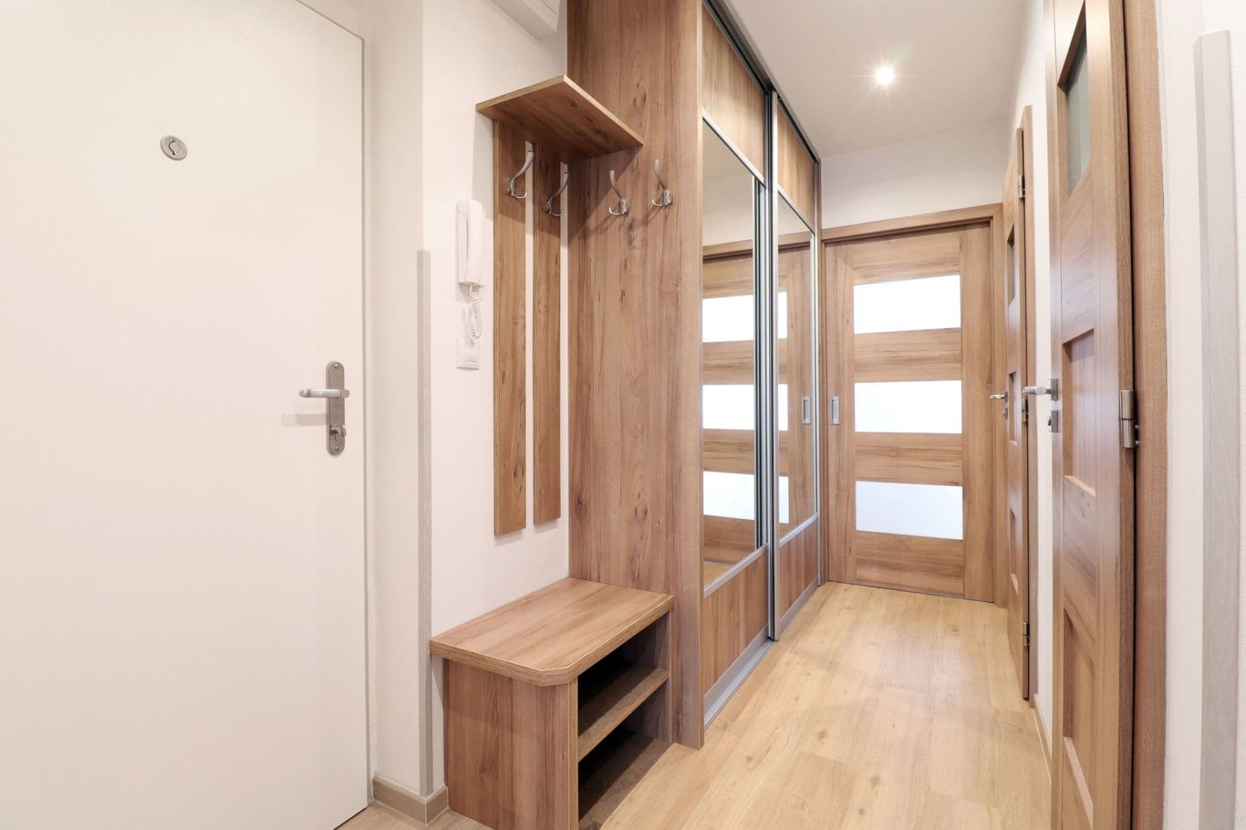 Prenájom bytu 3-izbový 57 m², Svojšovická, Praha, Praha Prenájom bytu 3-izbový 57 m², Svojšovická, Praha, Praha