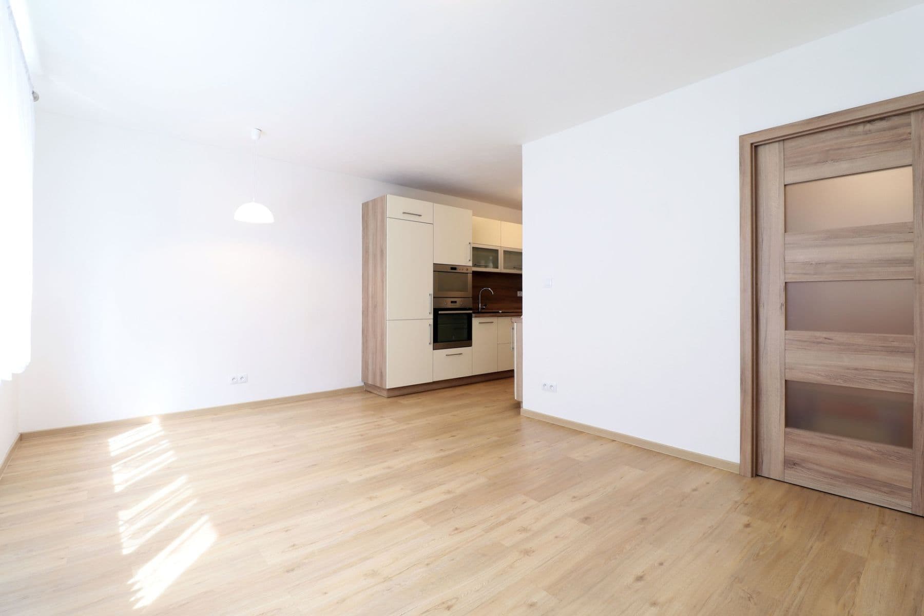 Prenájom bytu 3-izbový 57 m², Svojšovická, Praha, Praha Prenájom bytu 3-izbový 57 m², Svojšovická, Praha, Praha