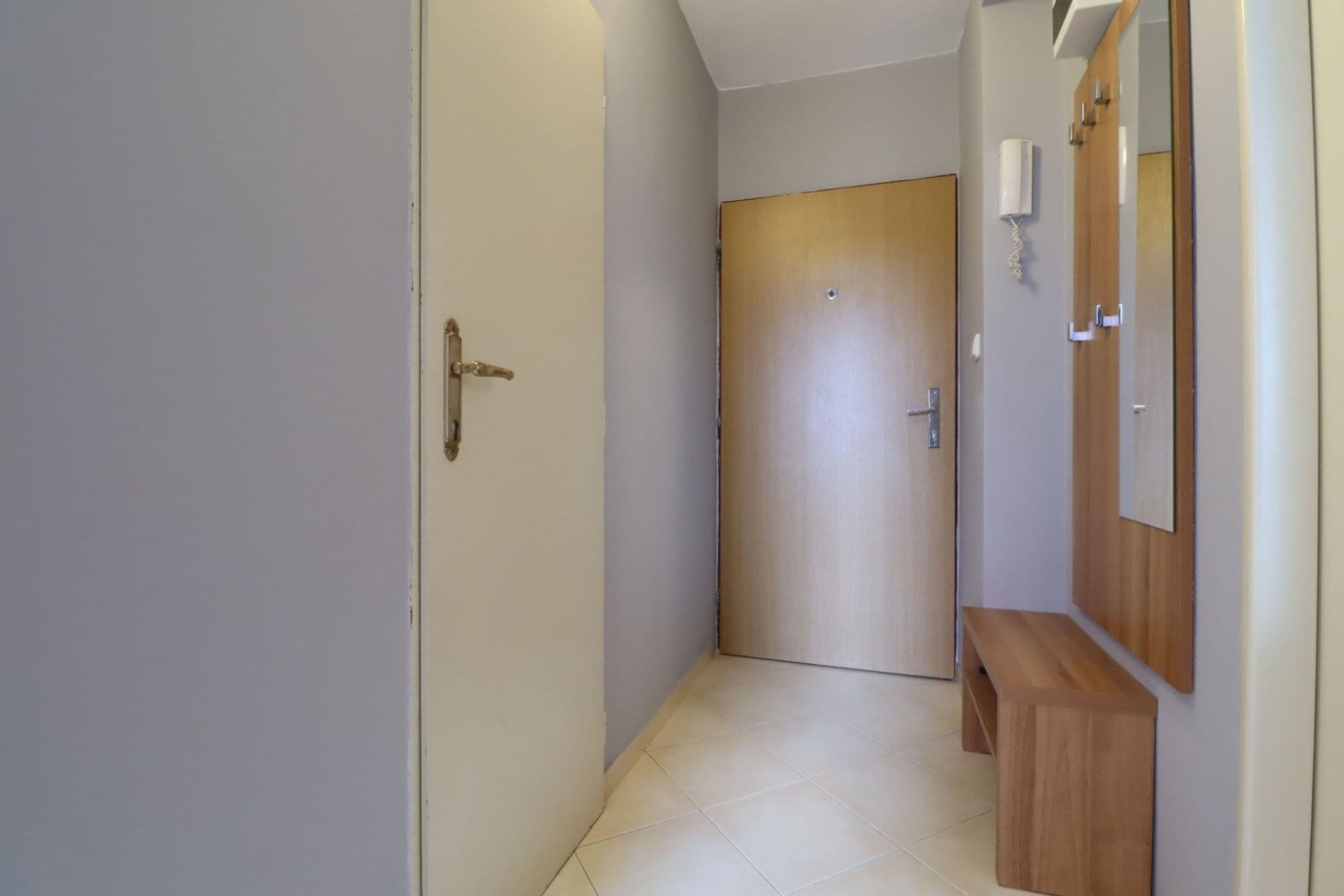 Prenájom bytu 1-izbový 37 m², Vyžlovská, Praha, Praha Prenájom bytu 1-izbový 37 m², Vyžlovská, Praha, Praha