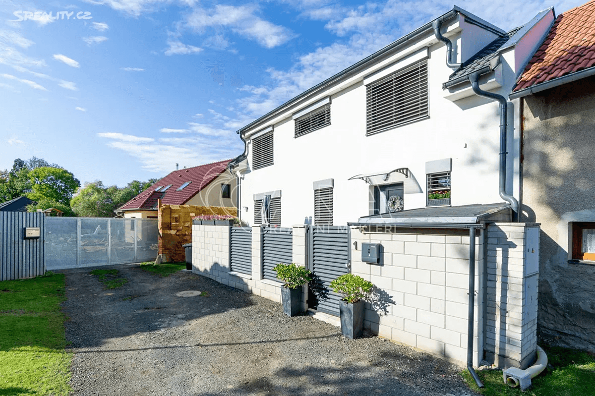 Predaj domu 94 m², pozemek 60 m², Rostoklaty, Středočeský kraj Predaj domu 94 m², pozemek 60 m², Rostoklaty, Středočeský kraj