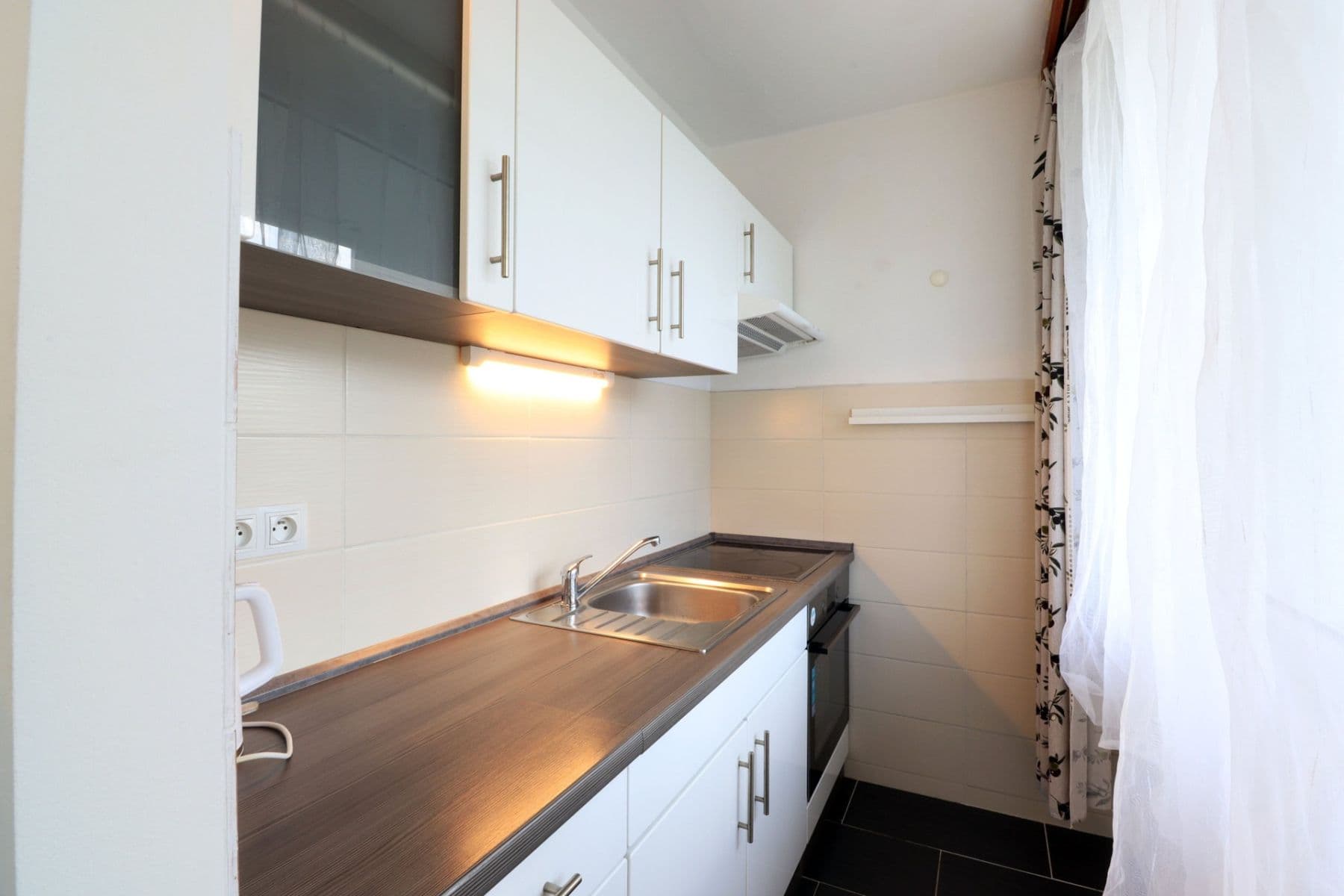 Prenájom bytu 1-izbový 33 m², Hurbanova, Praha, Praha Prenájom bytu 1-izbový 33 m², Hurbanova, Praha, Praha