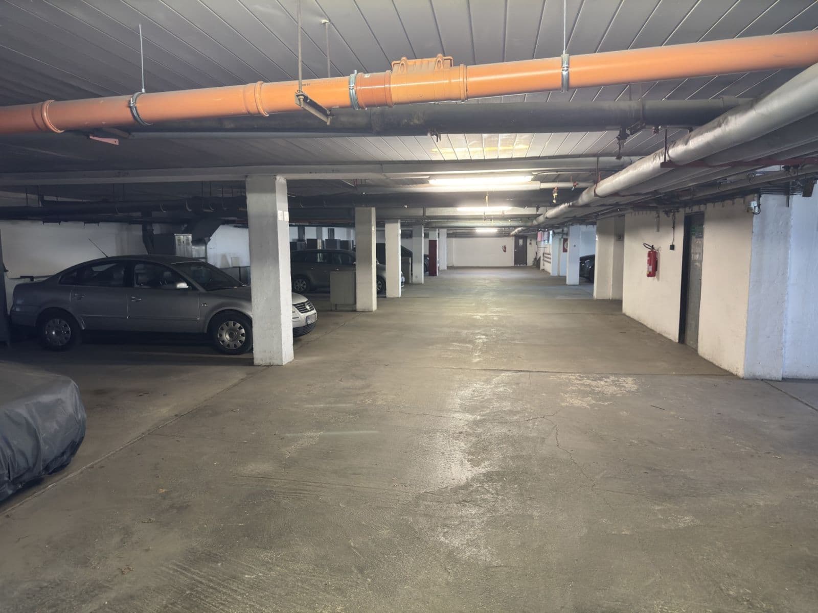 Prenájom garáže 15 m², Lumiérů, Praha, Praha Prenájom garáže 15 m², Lumiérů, Praha, Praha