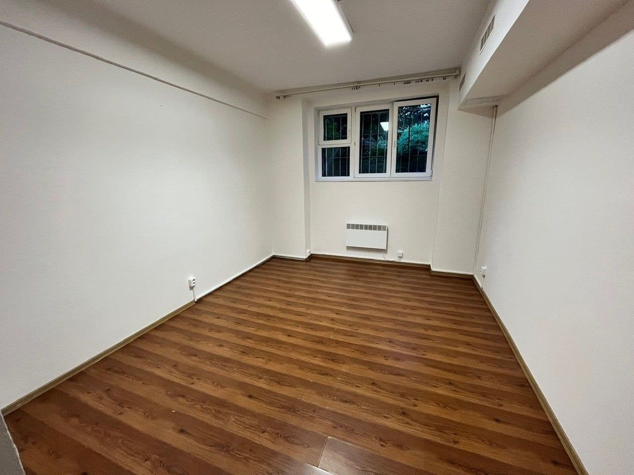 Prenájom bytu 1-izbový 40 m², Užocká, Praha, Praha Prenájom bytu 1-izbový 40 m², Užocká, Praha, Praha