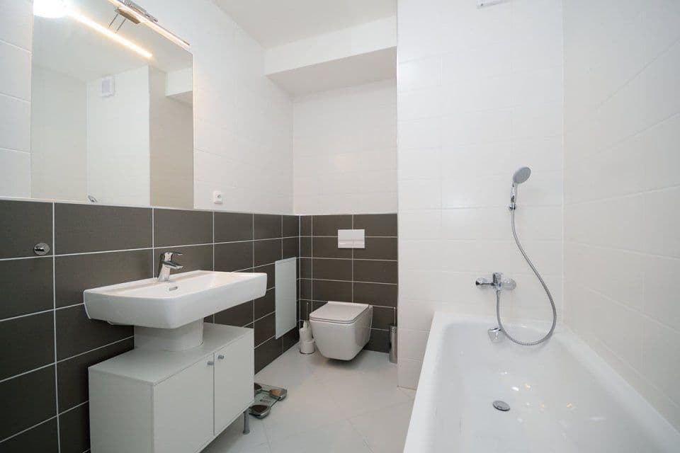 Prenájom bytu 2-izbový 53 m², Makedonská, Praha, Praha Prenájom bytu 2-izbový 53 m², Makedonská, Praha, Praha