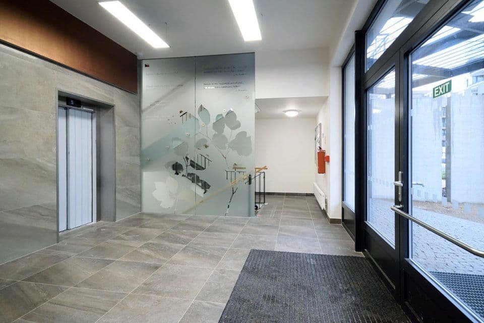 Prenájom bytu 2-izbový 53 m², Makedonská, Praha, Praha Prenájom bytu 2-izbový 53 m², Makedonská, Praha, Praha