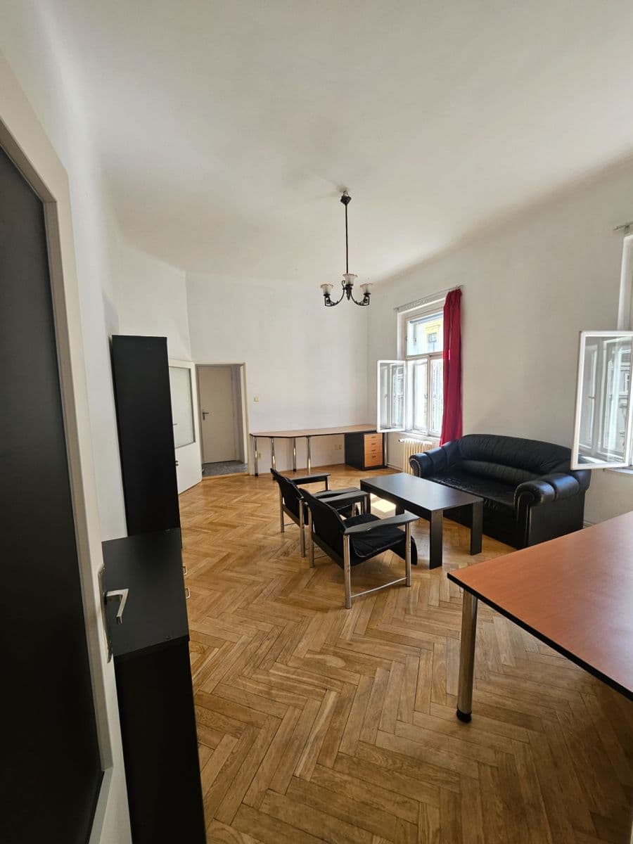 Prenájom bytu 2-izbový 53 m², Uruguayská, Praha, Praha Prenájom bytu 2-izbový 53 m², Uruguayská, Praha, Praha