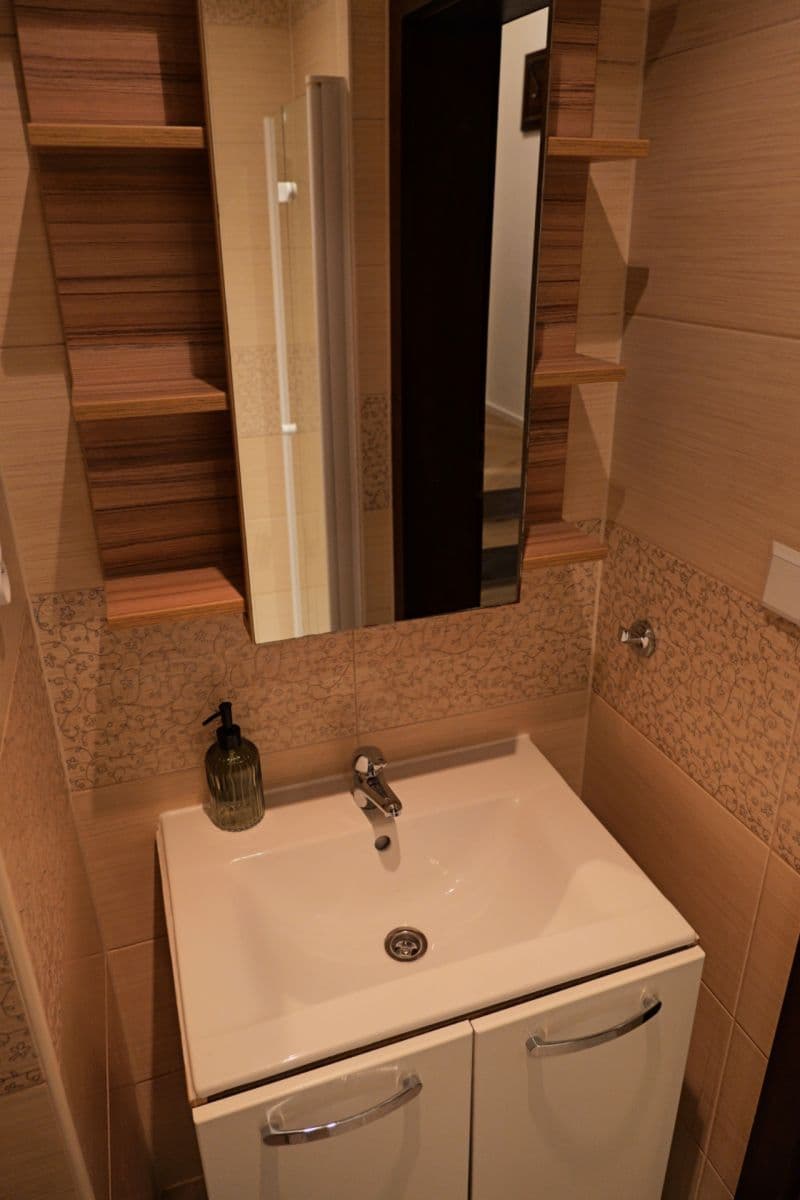 Predaj bytu 1-izbový 29 m², V Šáreckém údolí, Praha, Praha Predaj bytu 1-izbový 29 m², V Šáreckém údolí, Praha, Praha